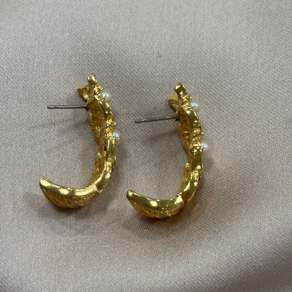 Vintage earrings gold plated Pearl and Leafs. - Picture 5 of 11